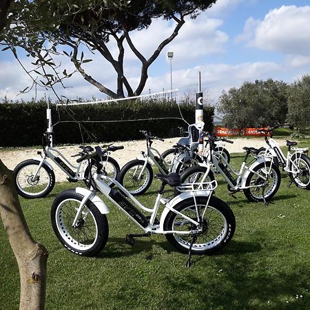 Bici Grill Decimo Miglio Aeroporto Ciampino Francigena Country House Екстер'єр фото